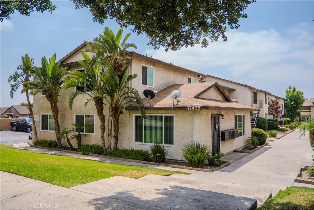 17425 Arrow Boulevard 8 Property Photo