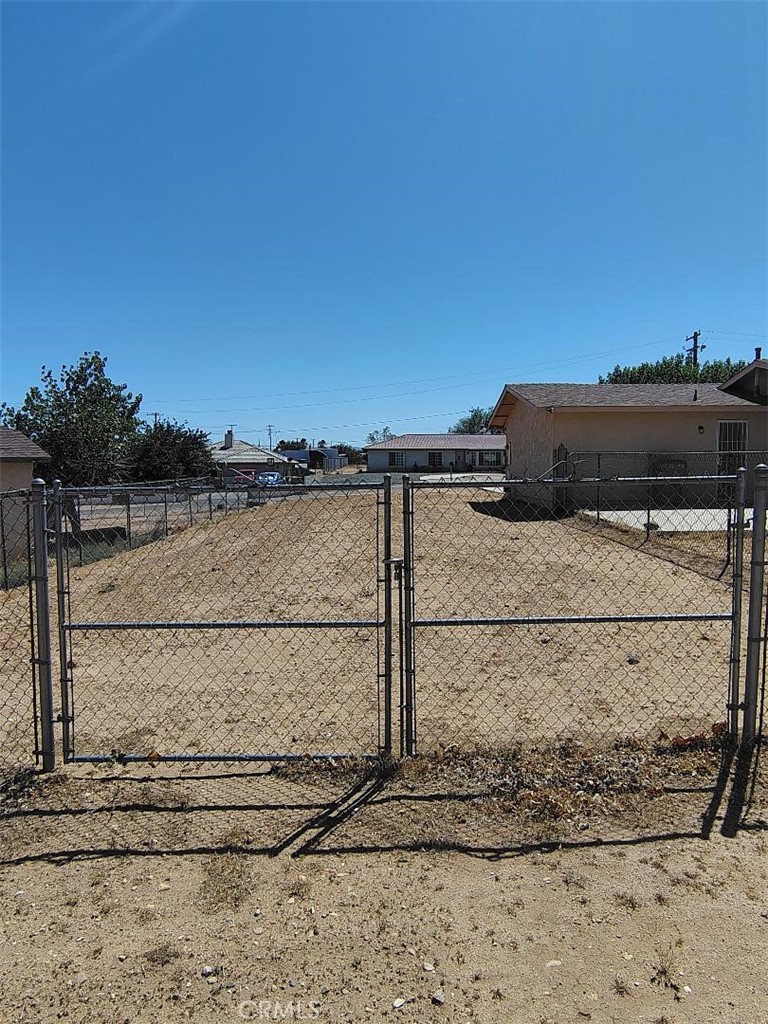17416 Trinity Drive Property Photo 4