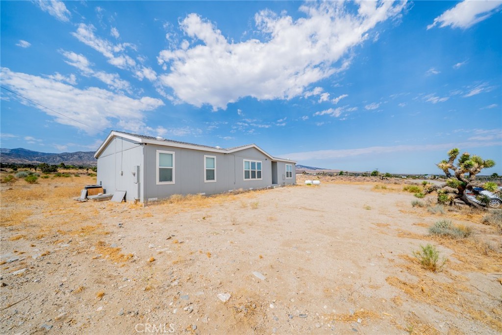 1573 Smoke Tree Road Property Photo 2