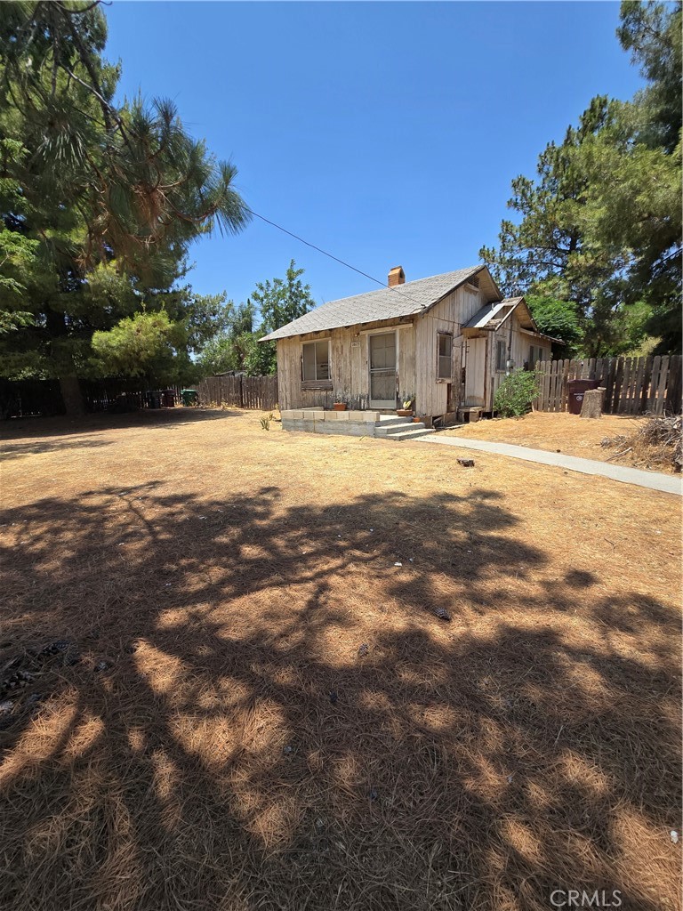 1675 W Williams Street Property Photo 2