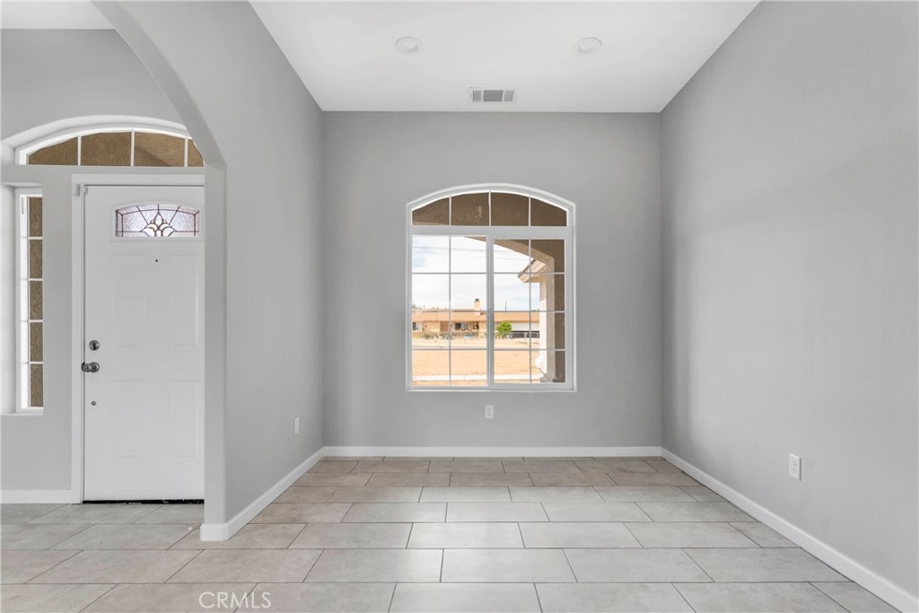 8569 Oakwood Avenue Property Photo 10