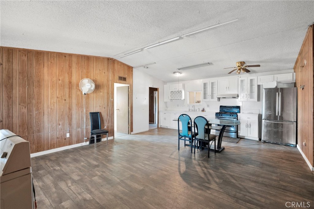 9764 Wild Rose Road Property Photo 4