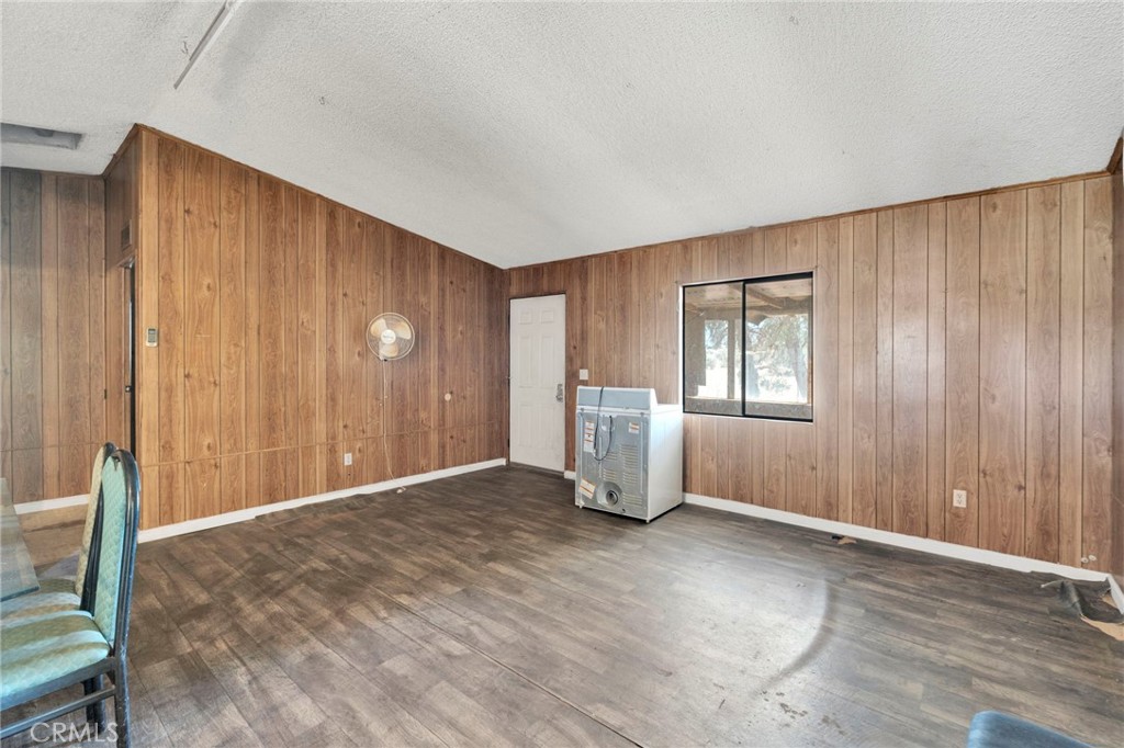9764 Wild Rose Road Property Photo 6
