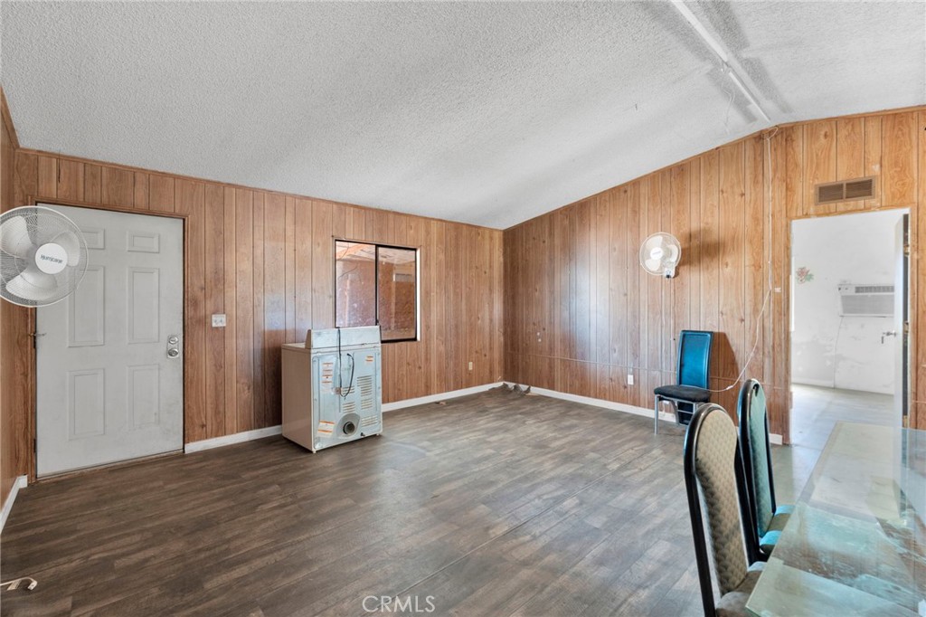9764 Wild Rose Road Property Photo 7