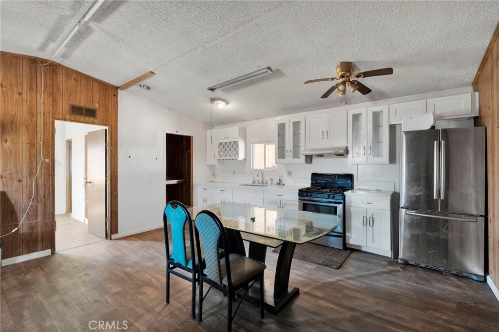 9764 Wild Rose Road Property Photo 8