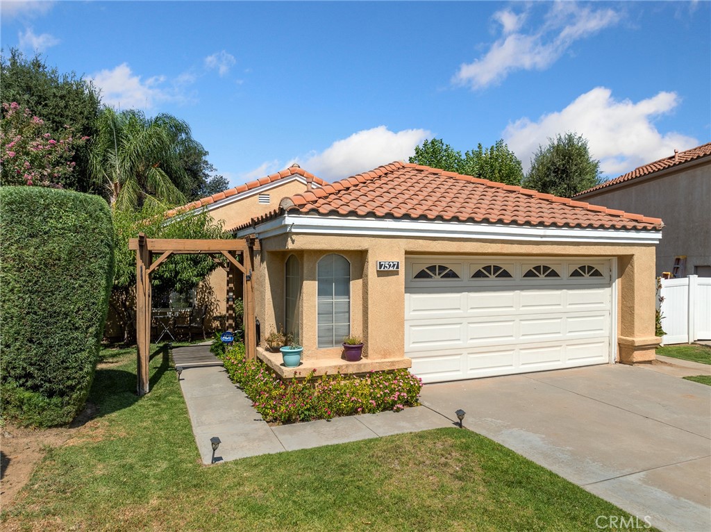7527 Homestead Lane Property Photo 1