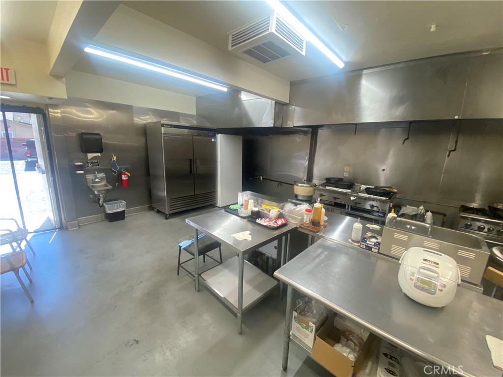4775 N Sierra Way Property Photo 6