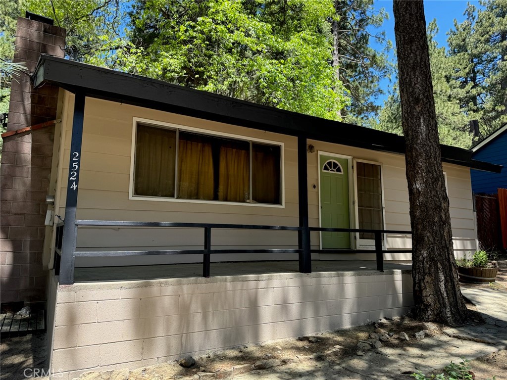 2524 Spring Drive Property Photo 1