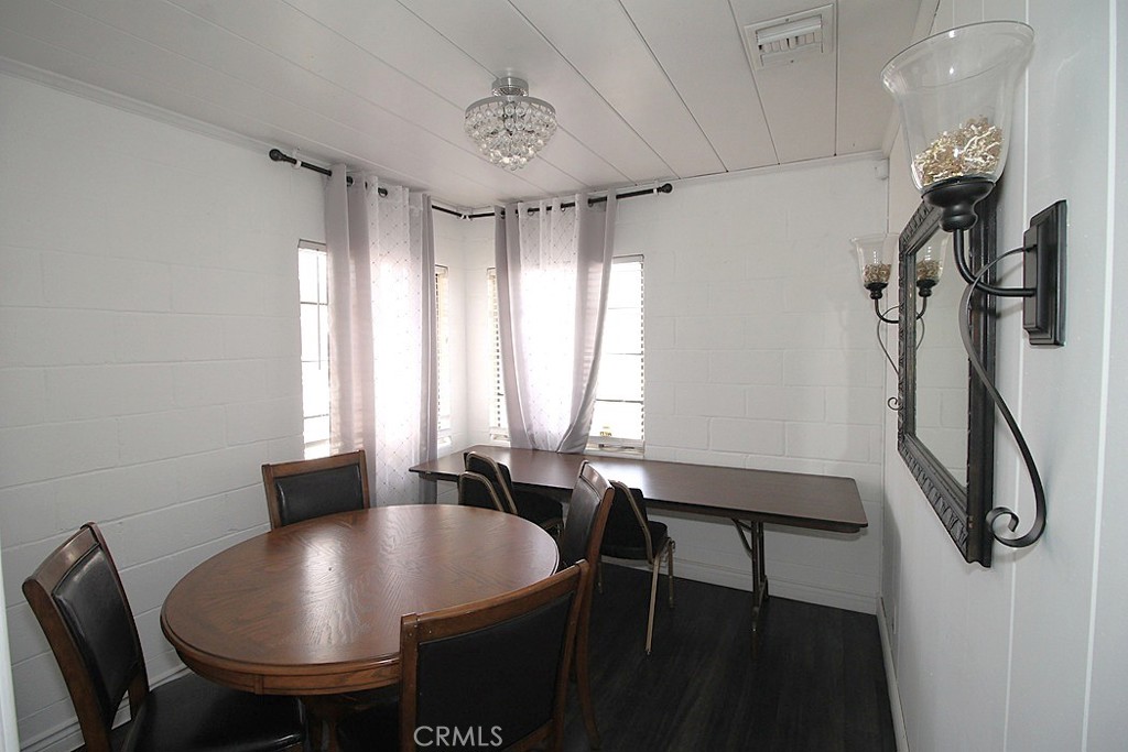 128 E Fredricks Street Property Photo 7
