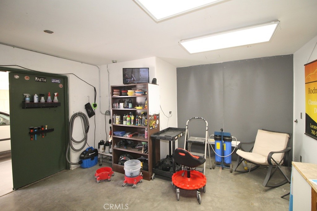128 E Fredricks Street Property Photo 18