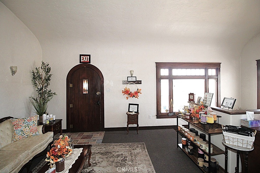 128 E Fredricks Street Property Photo 28
