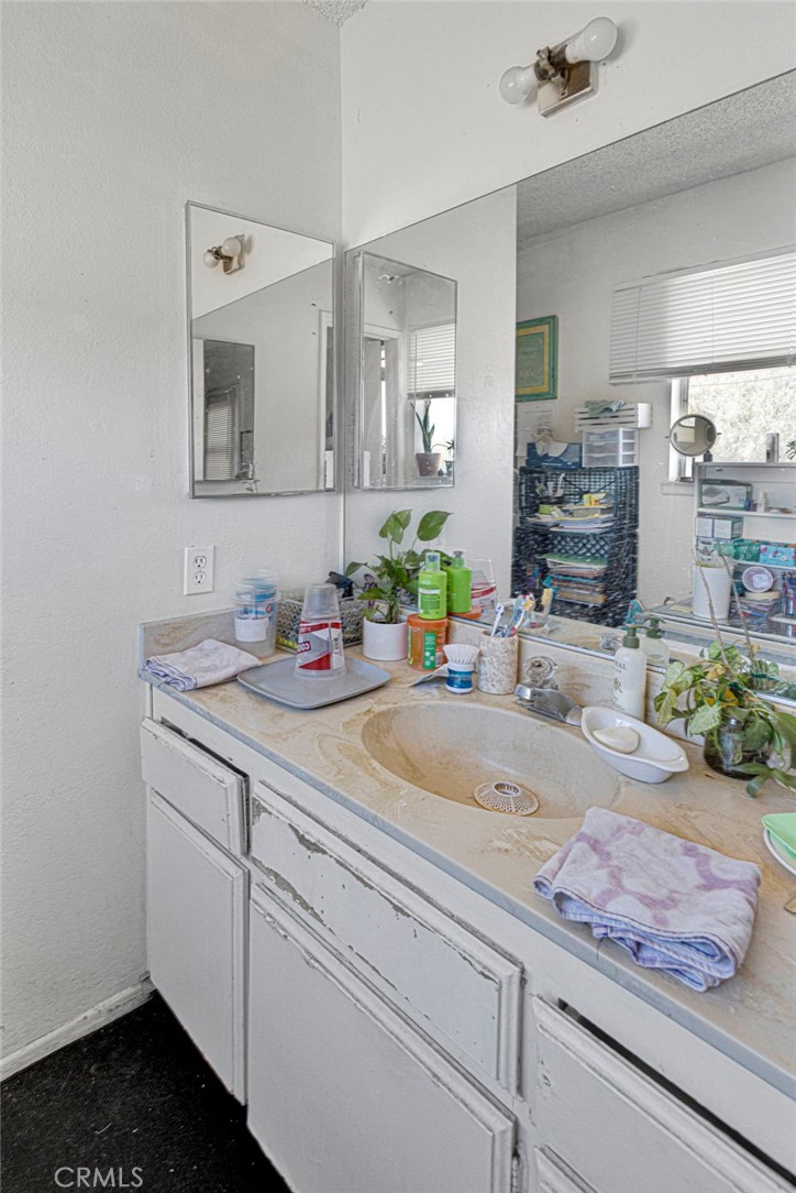 14720 Main Street Property Photo 15