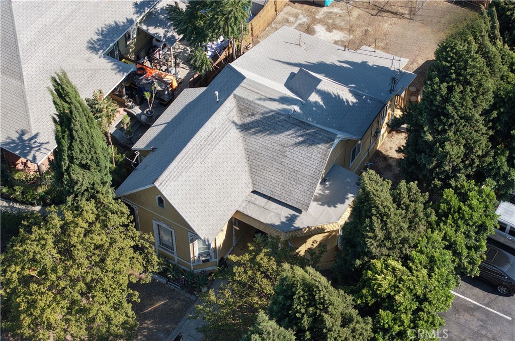 810 E 2nd Street Property Photo