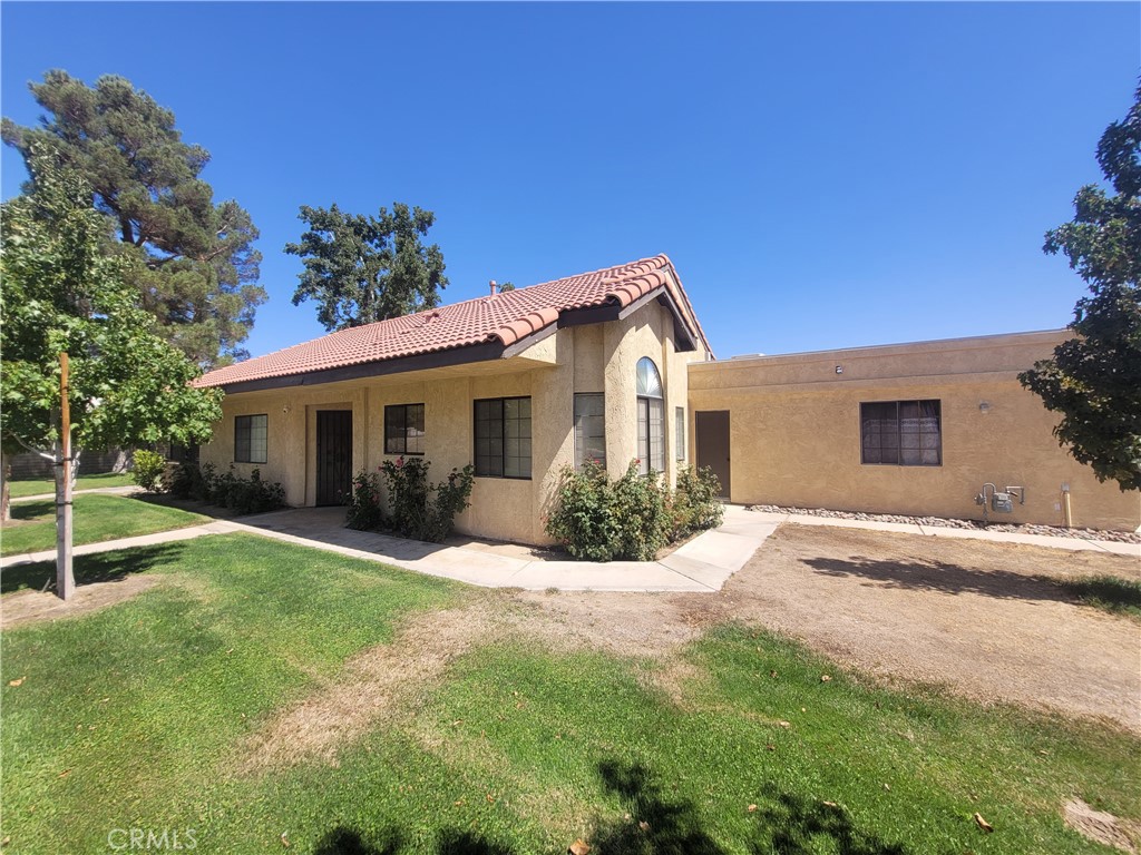 19218 Elm Drive Property Photo 2