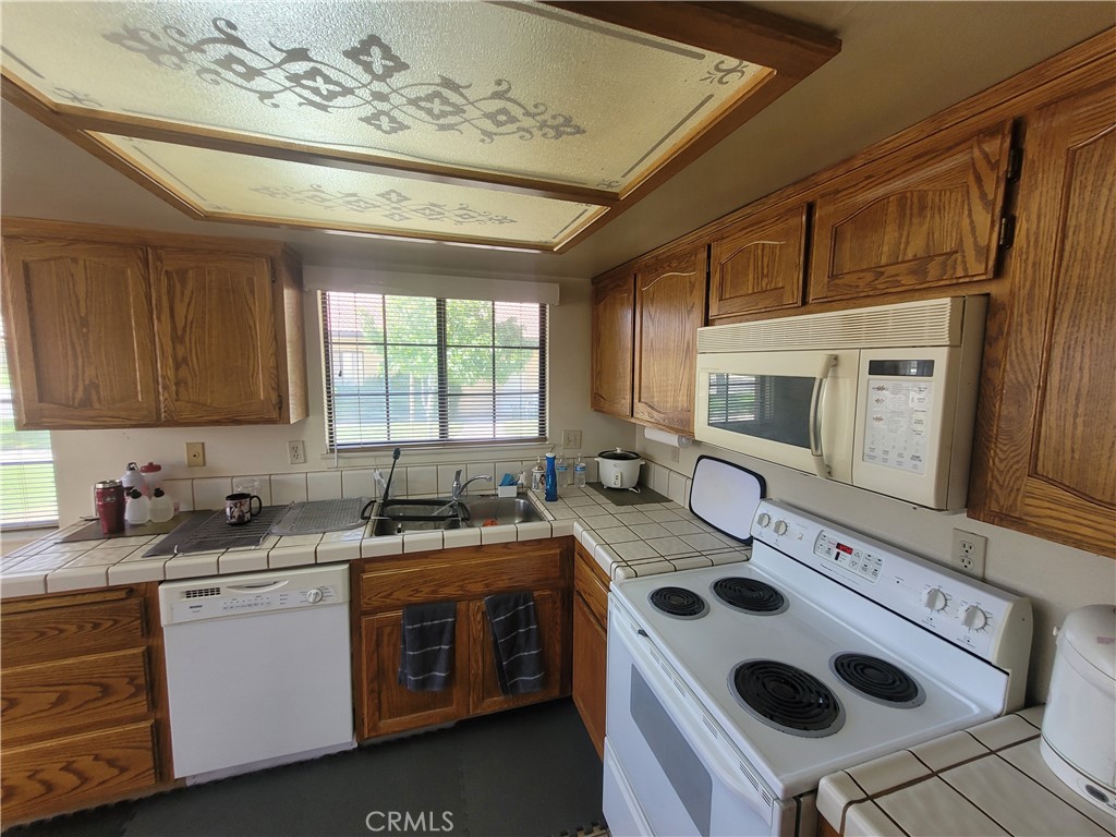 19218 Elm Drive Property Photo 7