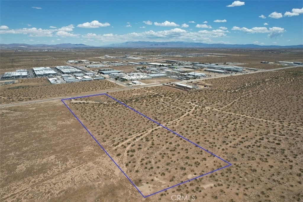 17374 Koala Road Property Photo 2