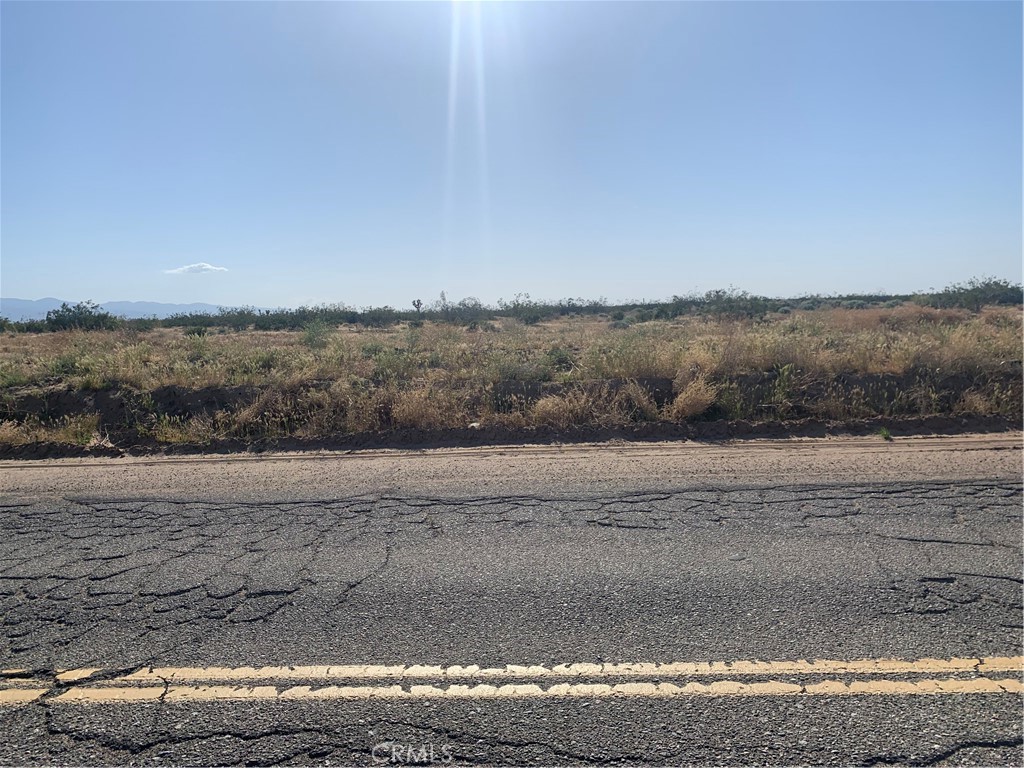 17374 Koala Road Property Photo 6