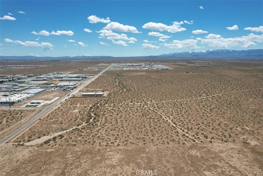 17374 Koala Road Property Photo 14