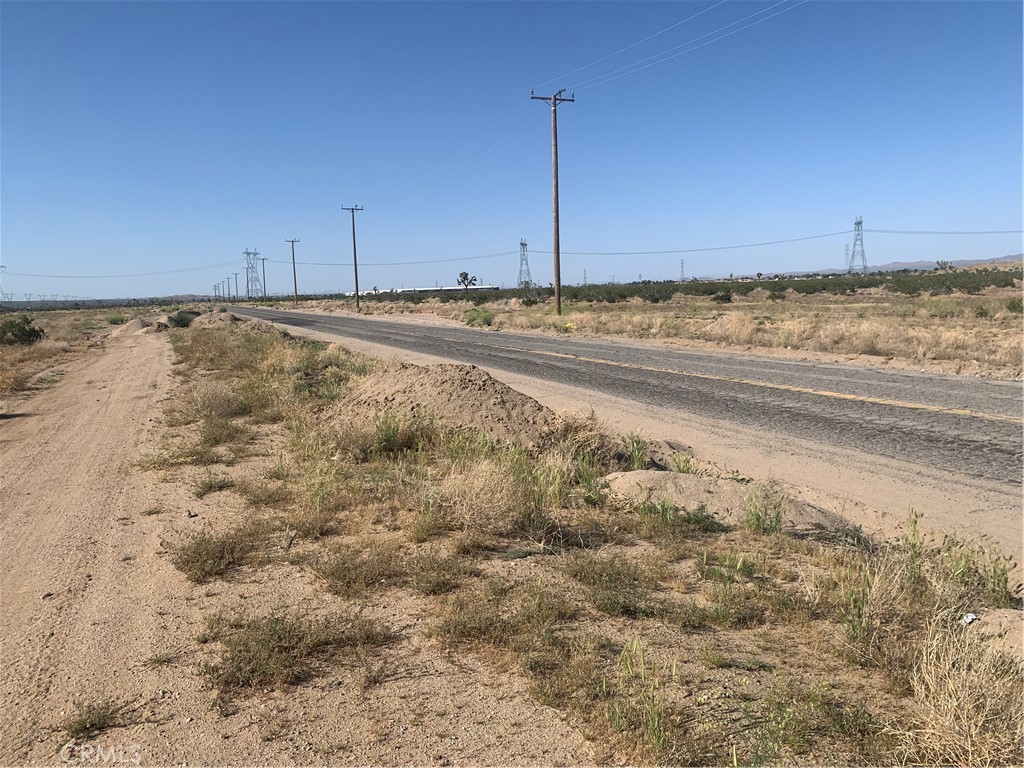 17374 Koala Road Property Photo 28