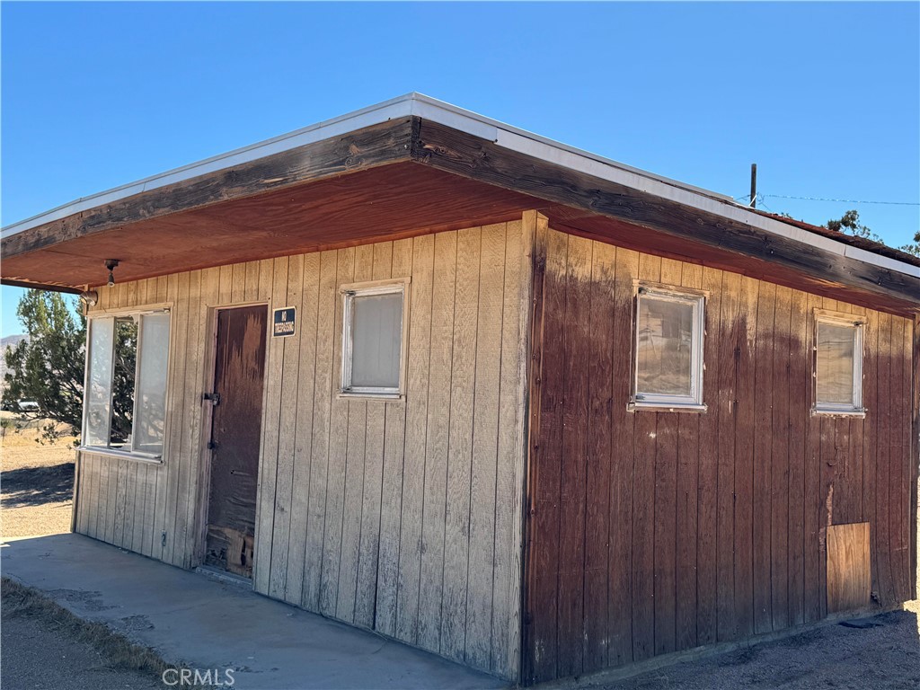 23766 Valley View Property Photo 3