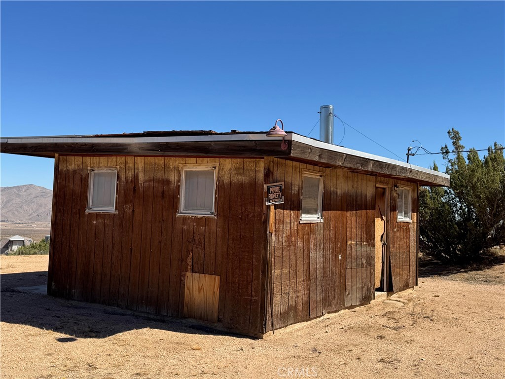23766 Valley View Property Photo 5