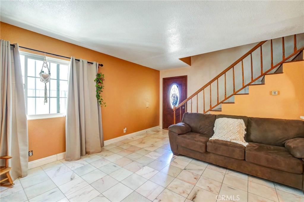 15224 Mariposa Avenue Property Photo 6