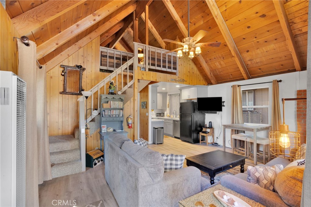 42651 Falcon Avenue Property Photo 4