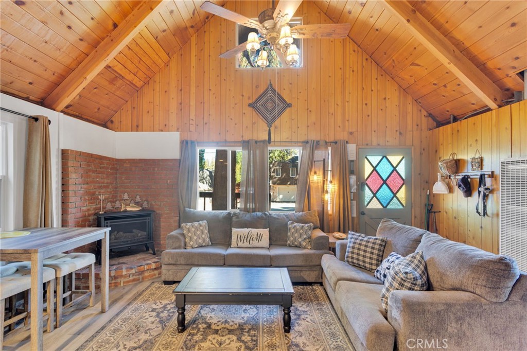 42651 Falcon Avenue Property Photo 6