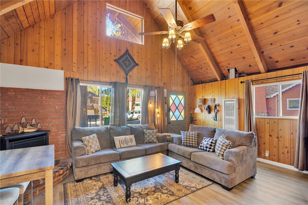 42651 Falcon Avenue Property Photo 7