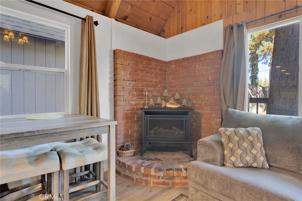 42651 Falcon Avenue Property Photo 9