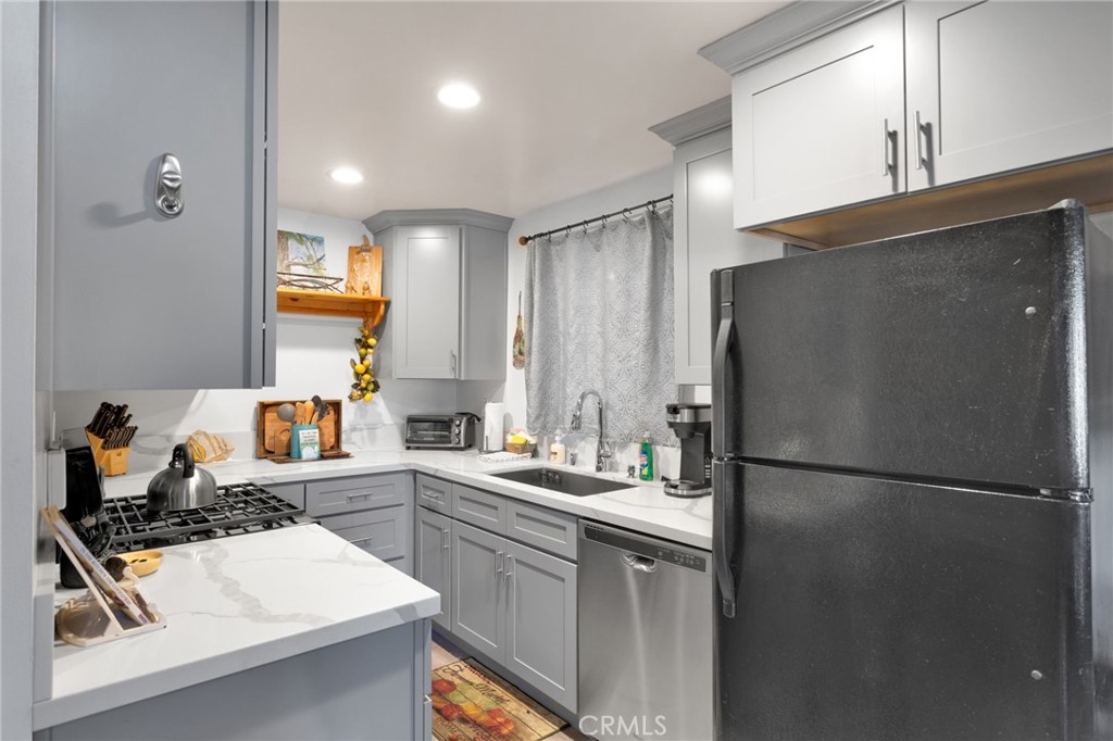 42651 Falcon Avenue Property Photo 11