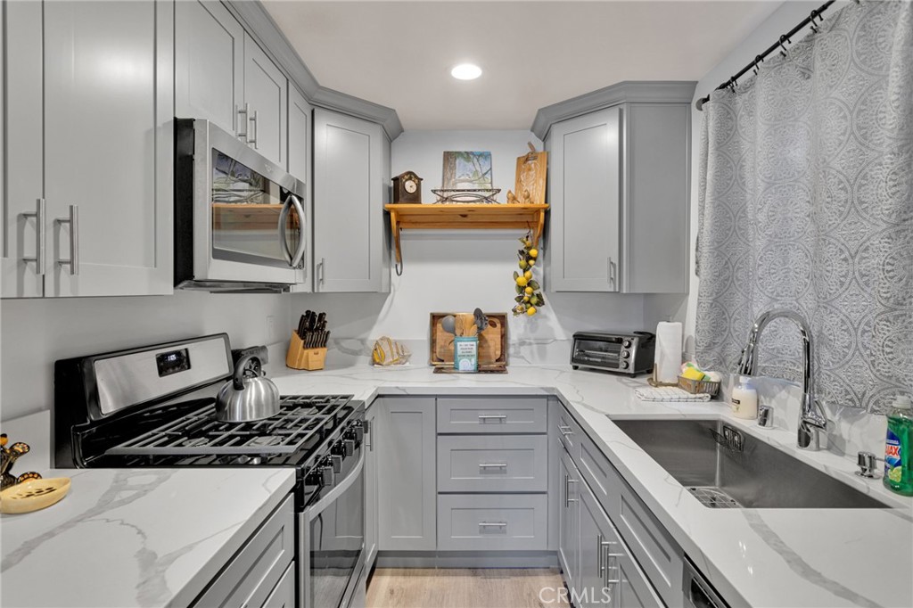 42651 Falcon Avenue Property Photo 13