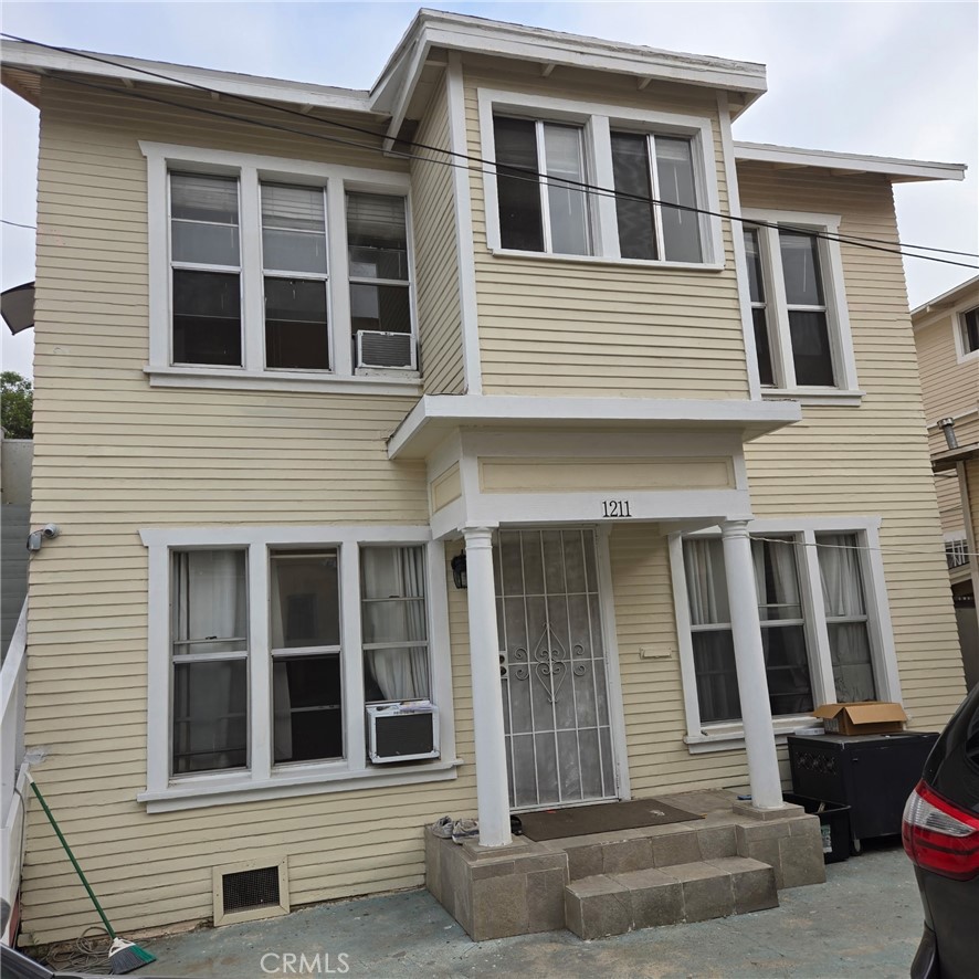 1211 Elden Ave. Property Photo 3