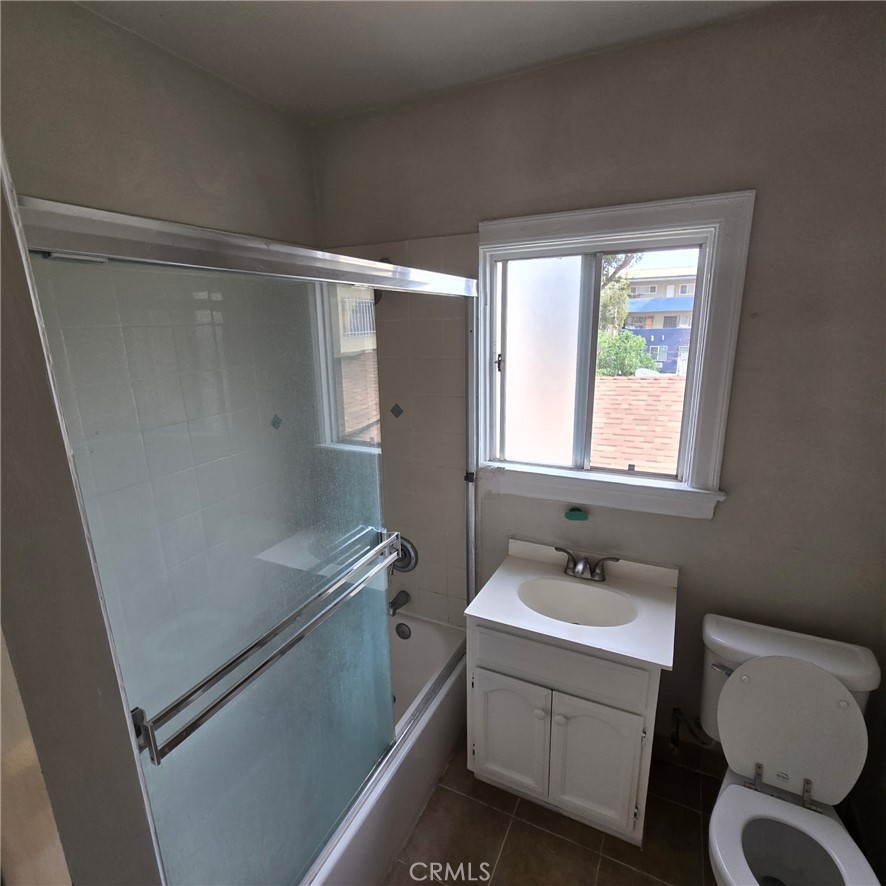 1211 Elden Ave. Property Photo 6