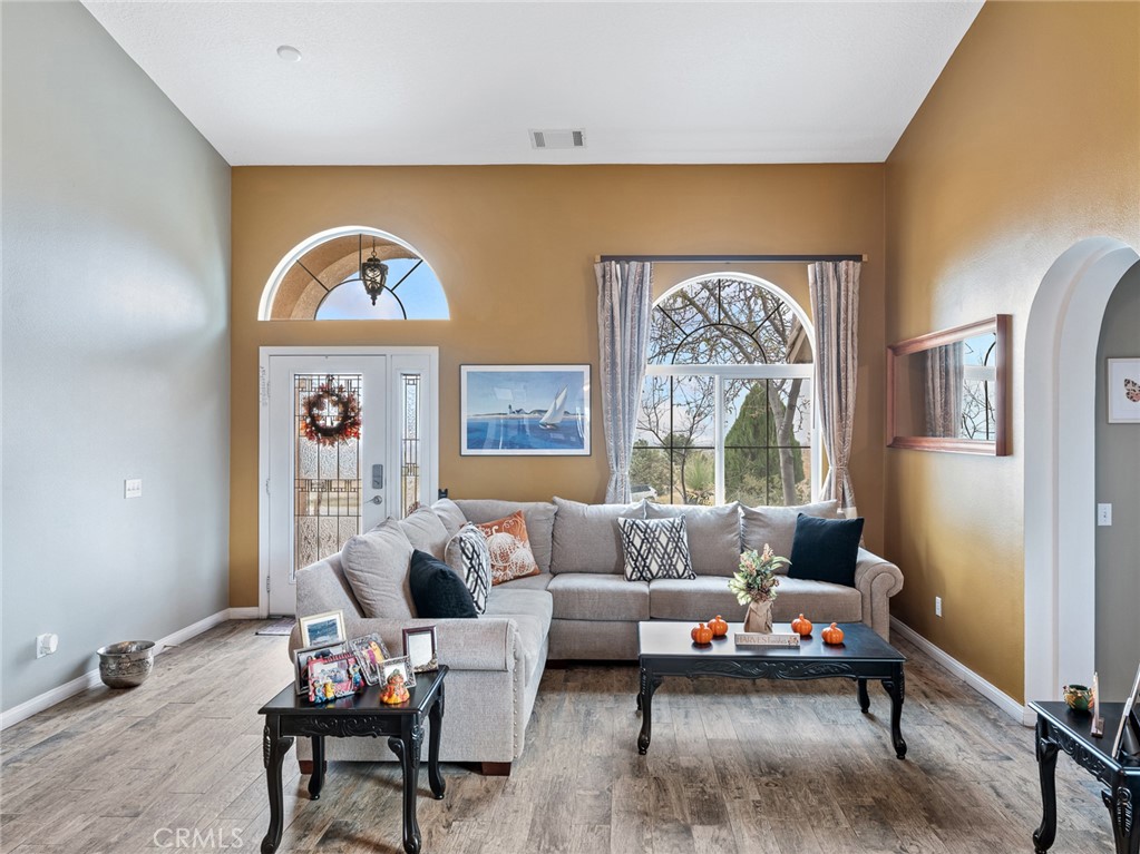 10160 Pineview Road Property Photo 3