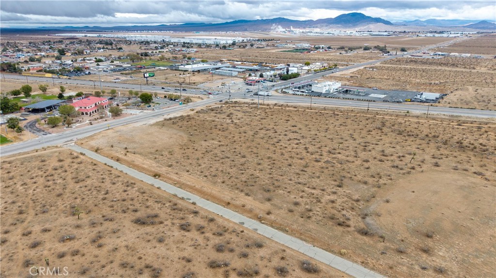 11675 Air Express Way Property Photo 5