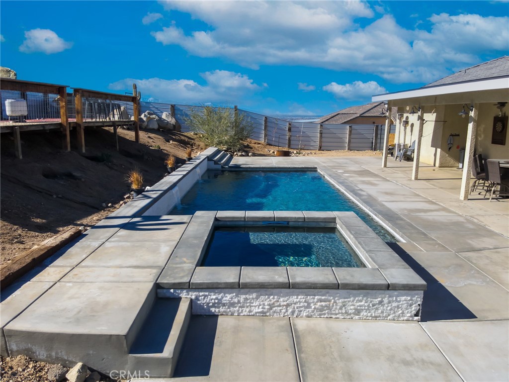 22227 Skyline Property Photo 33