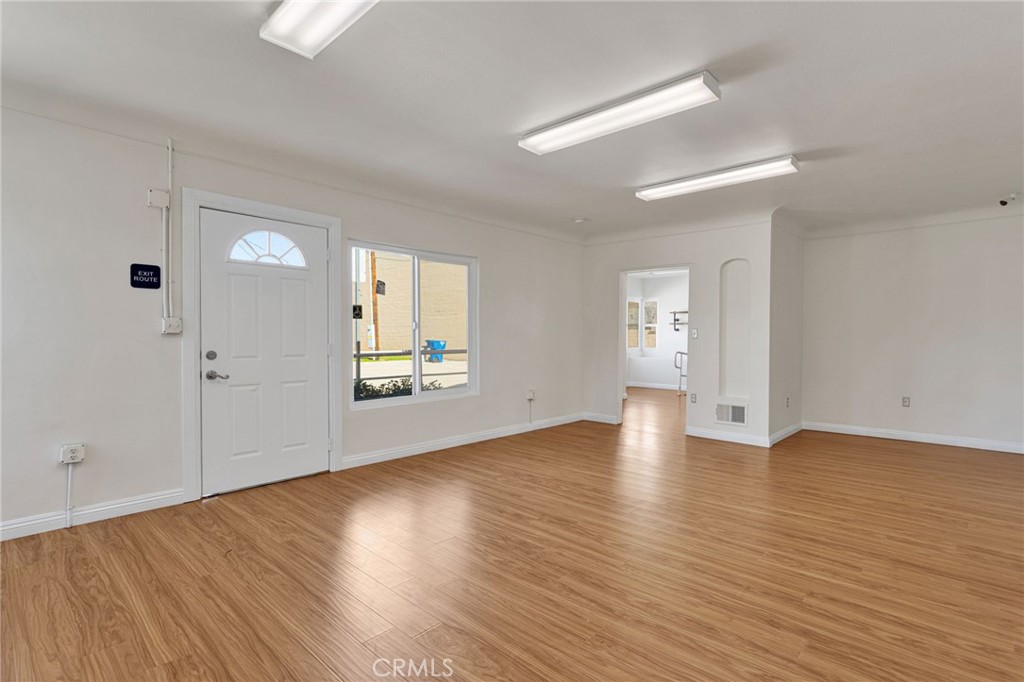 943 W Holt Boulevard Property Photo 6