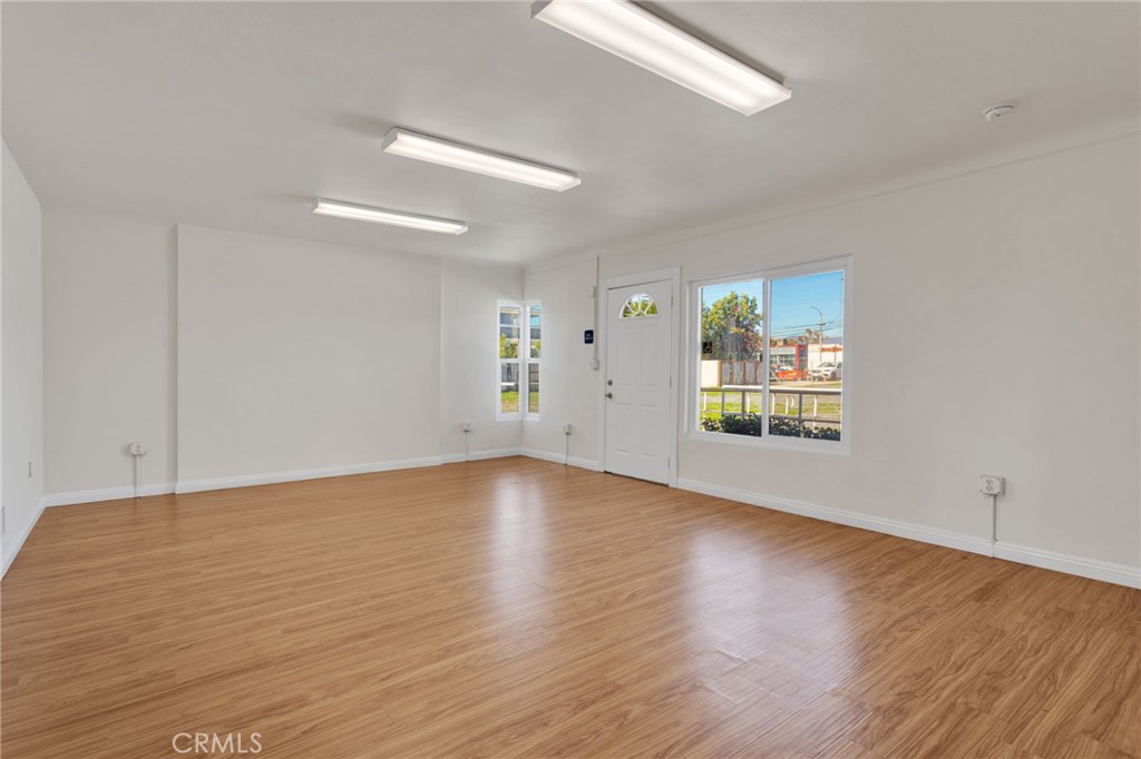 943 W Holt Boulevard Property Photo 7