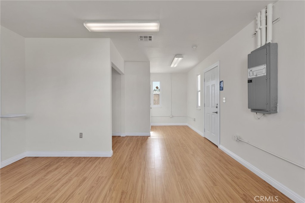 943 W Holt Boulevard Property Photo 10
