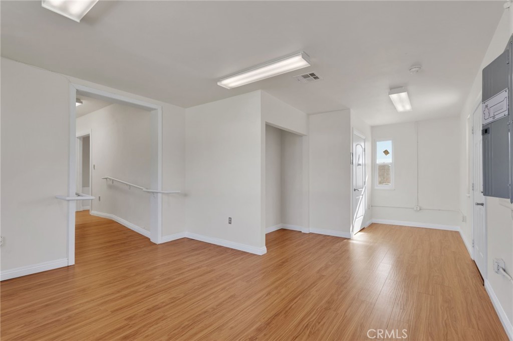 943 W Holt Boulevard Property Photo 11