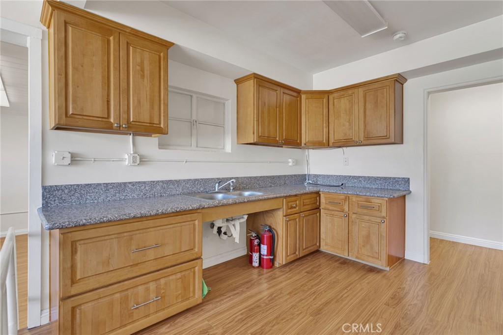 943 W Holt Boulevard Property Photo 21