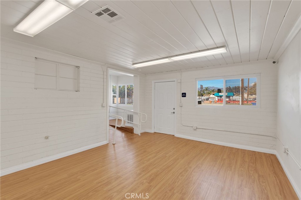 943 W Holt Boulevard Property Photo 26