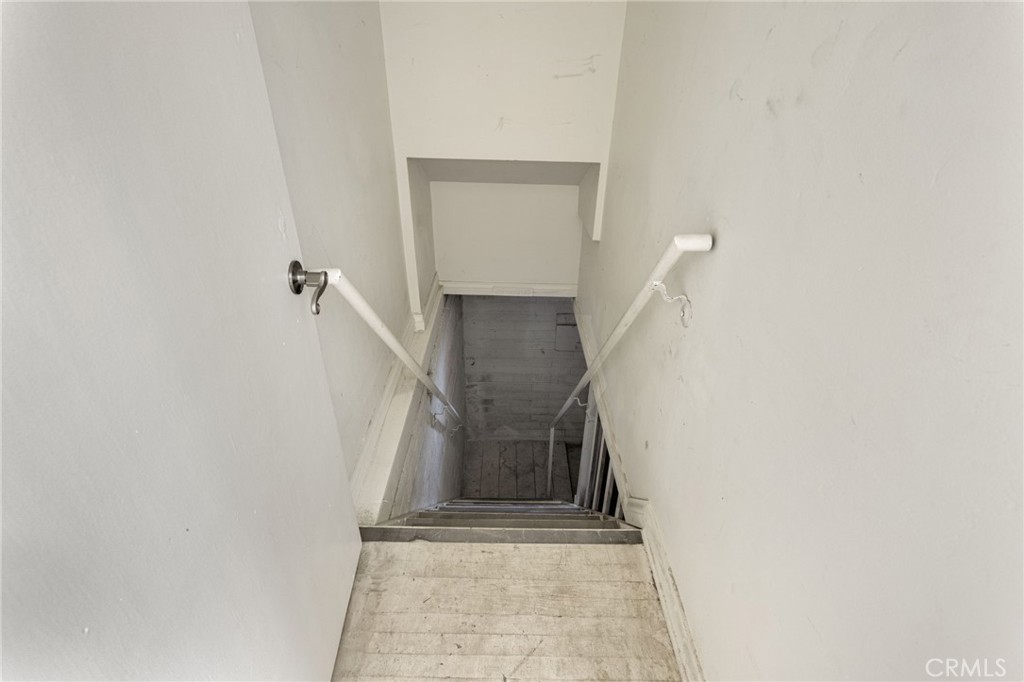 943 W Holt Boulevard Property Photo 30