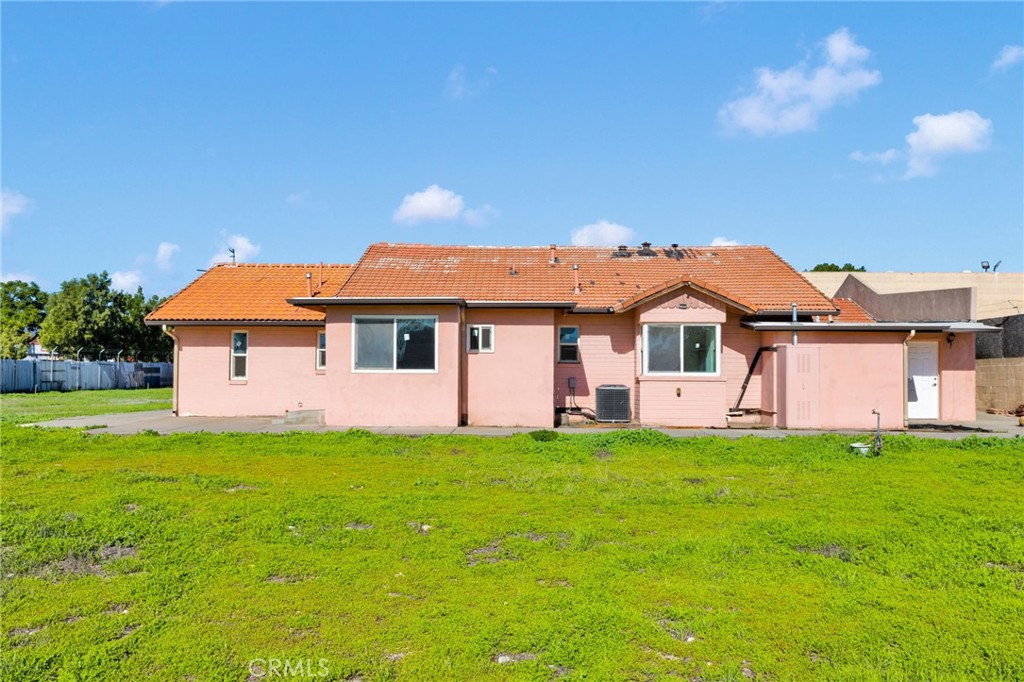 943 W Holt Boulevard Property Photo 36