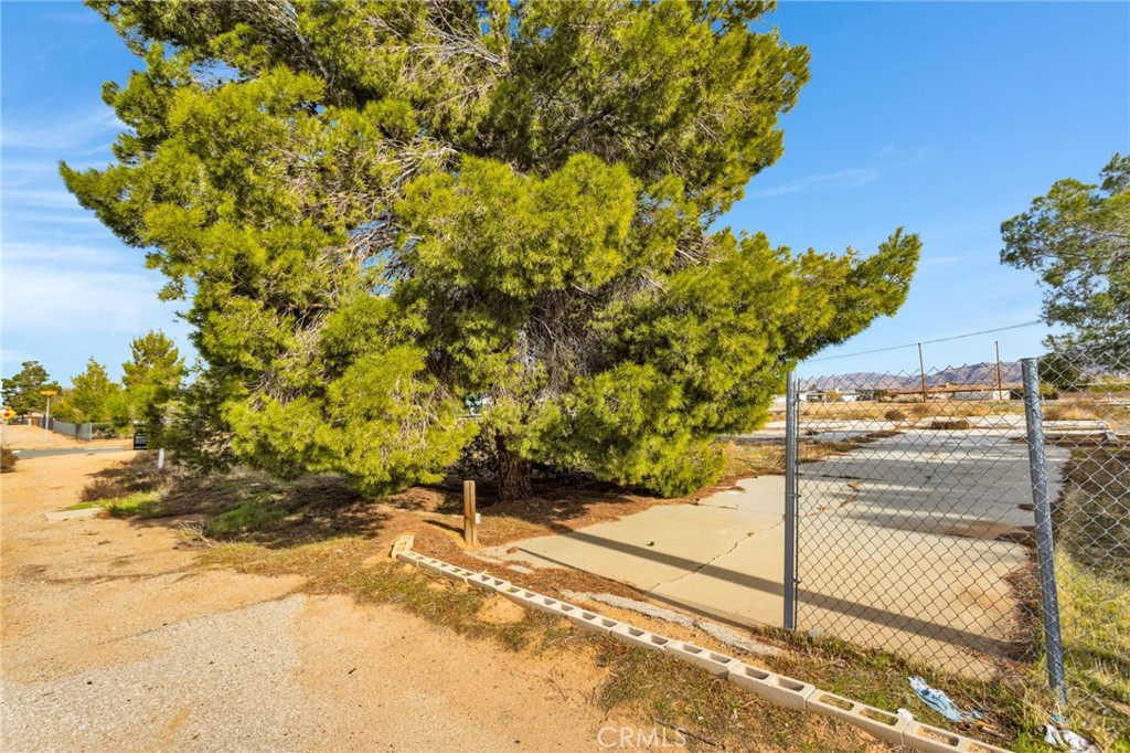 16693 Navajo Property Photo 7