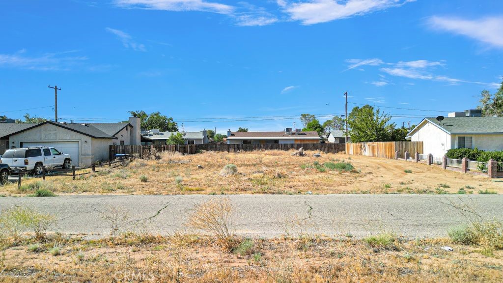 9424 Walpole Avenue Property Photo 6