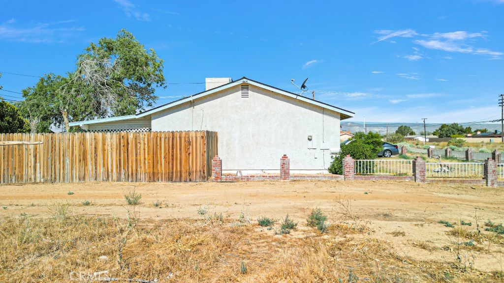 9424 Walpole Avenue Property Photo 8