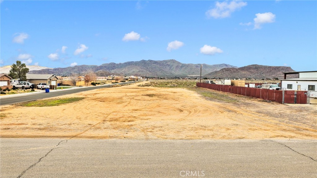 31127212 Valley Property Photo 2