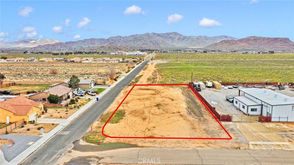 31127212 Valley Property Photo 3